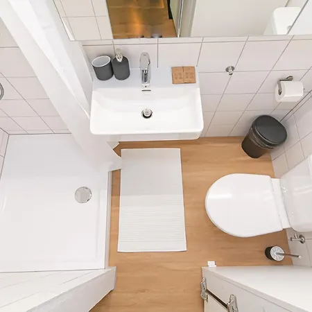 Lovely With Great Location No 2 By Urban Rent